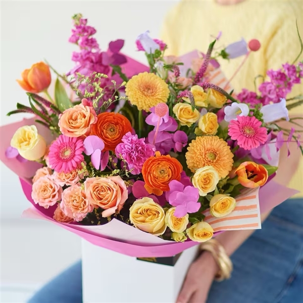 DAZZLING MOTHERS DAY BOUQUET